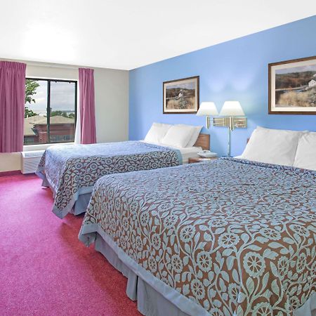 Days Inn By Wyndham Madison Ne/Windsor Luaran gambar