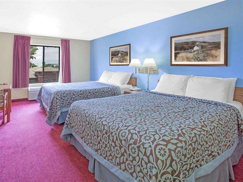 Days Inn By Wyndham Madison Ne/Windsor Luaran gambar