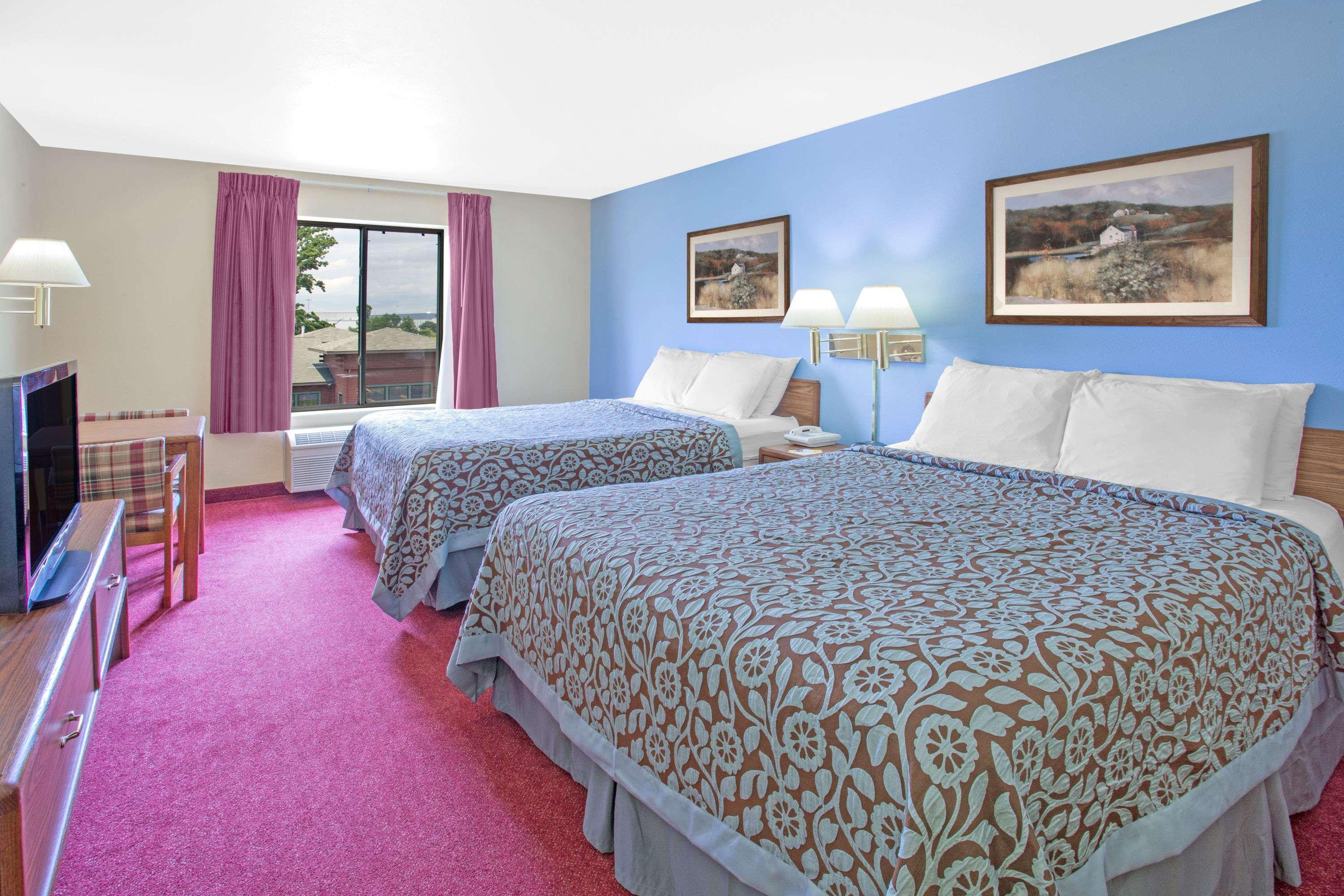Days Inn By Wyndham Madison Ne/Windsor Luaran gambar