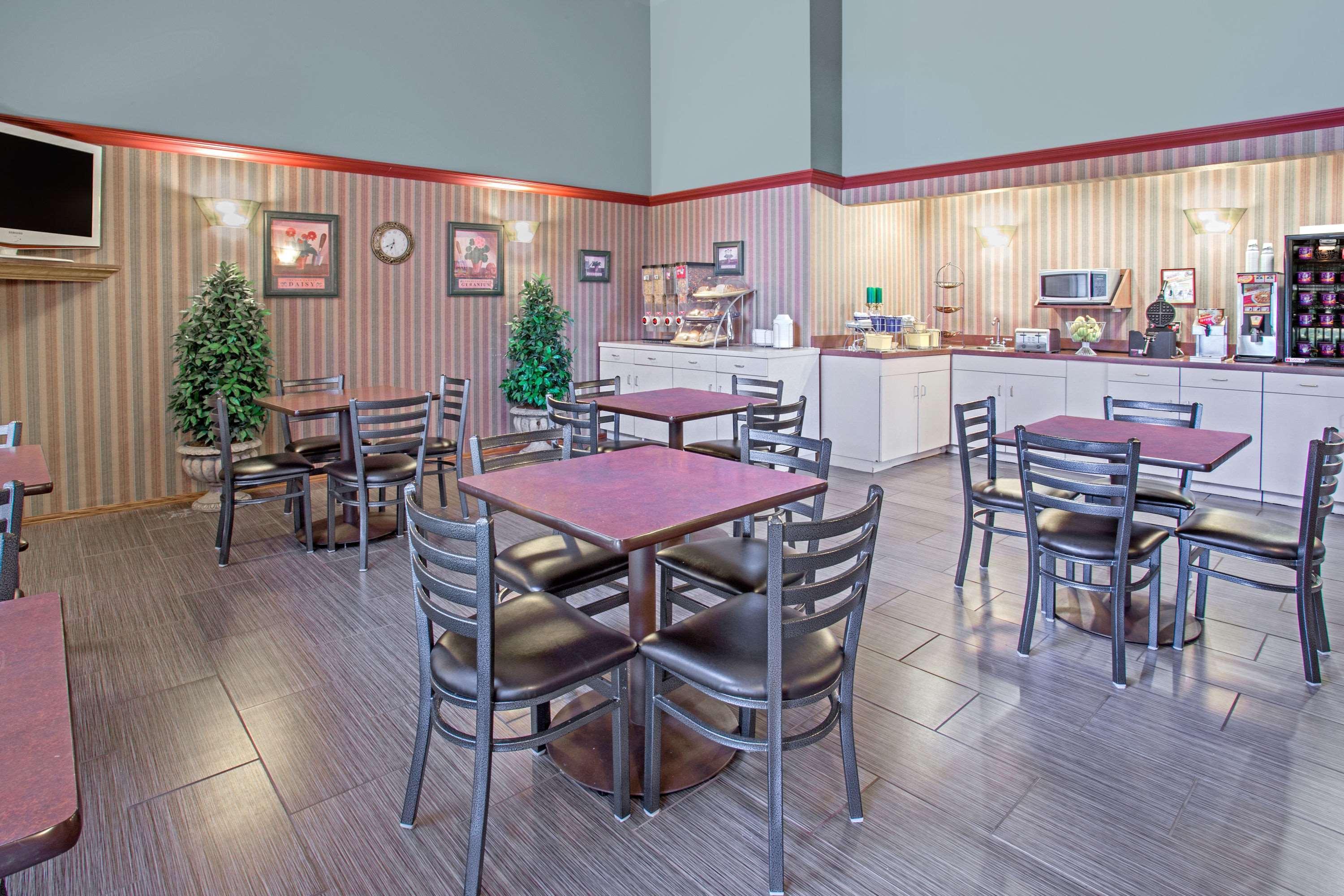 Days Inn By Wyndham Madison Ne/Windsor Luaran gambar