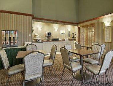 Days Inn By Wyndham Madison Ne/Windsor Restoran gambar