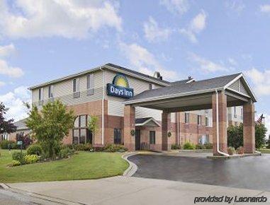 Days Inn By Wyndham Madison Ne/Windsor Luaran gambar